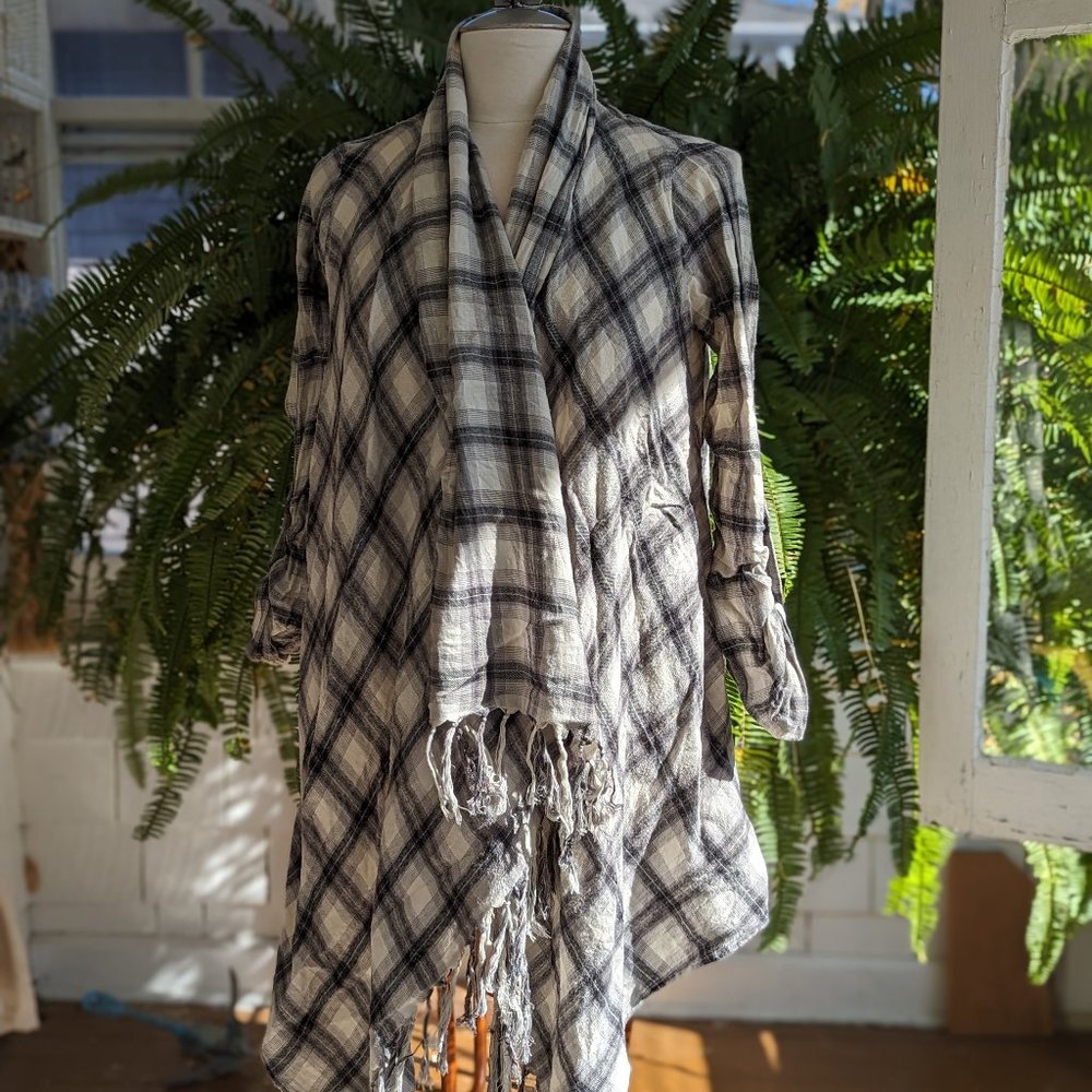 BillaBong size S flannel wrap